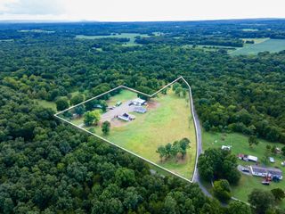 3592 Mahaley Rd, Chapel Hill, TN 37034