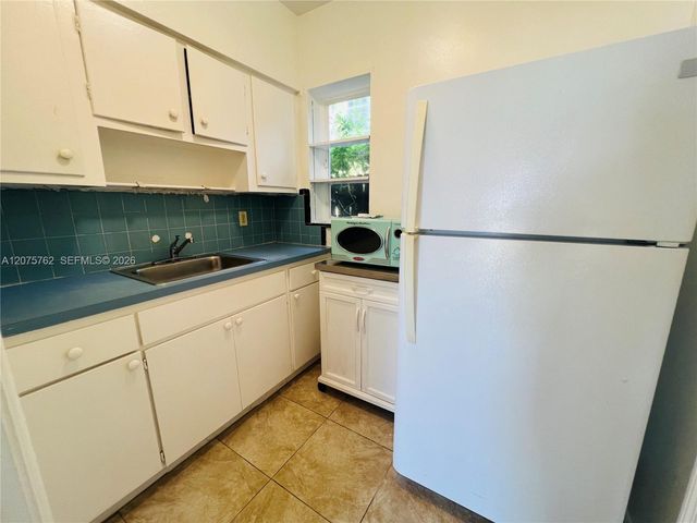 3072 SW 16th Street 1, Miami, FL 33145