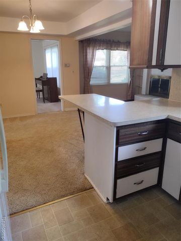 3209 Lakeside Drive, Utica, MI 48316
