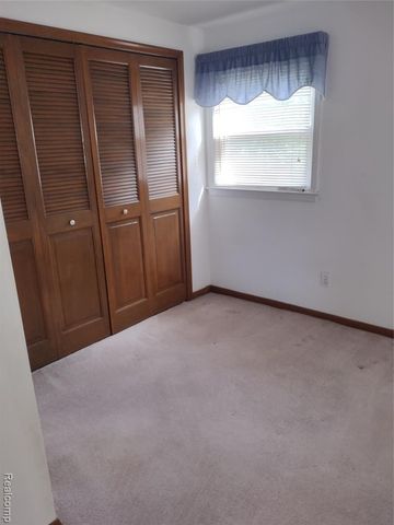 3209 Lakeside Drive, Utica, MI 48316
