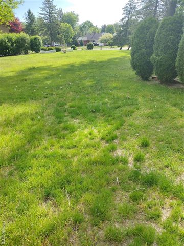 3209 Lakeside Drive, Utica, MI 48316