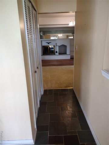 3209 Lakeside Drive, Utica, MI 48316