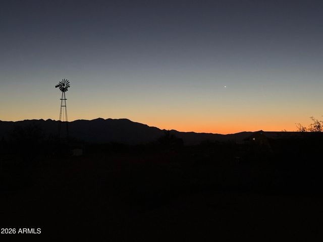 6229 S NATOMA Trail, Hereford, AZ 85615