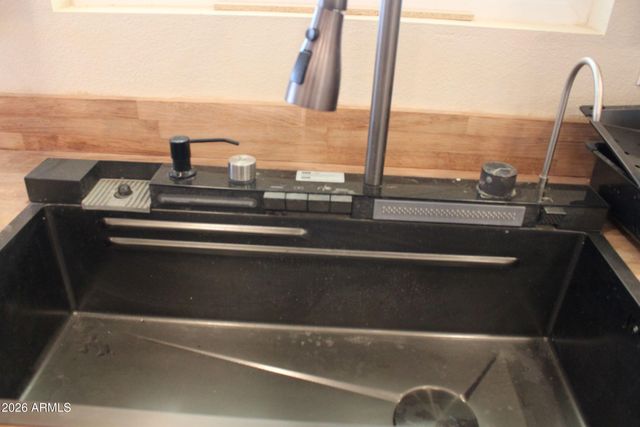 6229 S NATOMA Trail, Hereford, AZ 85615