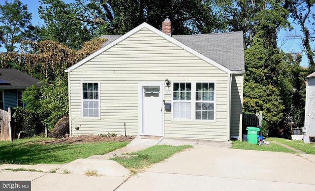 4800 DEANWOOD DR, Capitol Heights, MD 20743