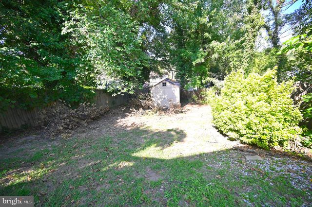 4800 DEANWOOD DR, Capitol Heights, MD 20743