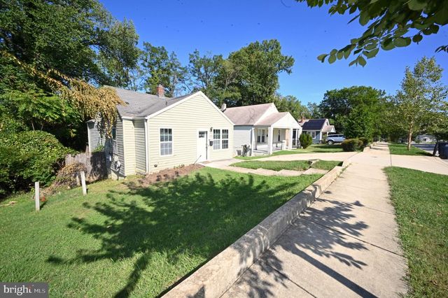 4800 DEANWOOD DR, Capitol Heights, MD 20743