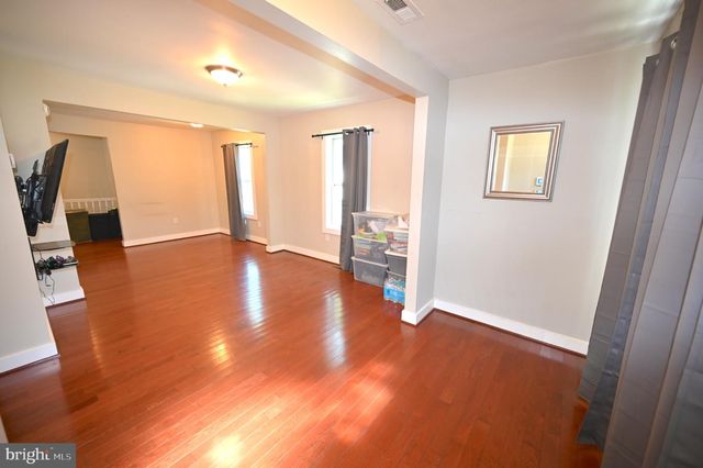 4800 DEANWOOD DR, Capitol Heights, MD 20743