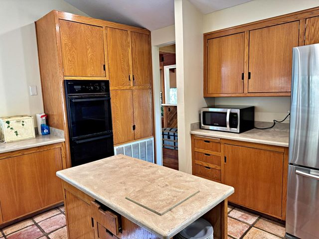 4181 Thunderbird Ln, Rescue, CA 95672