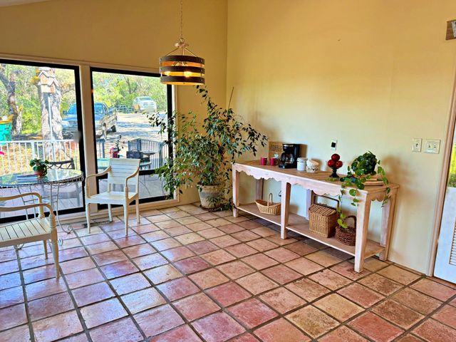 4181 Thunderbird Ln, Rescue, CA 95672