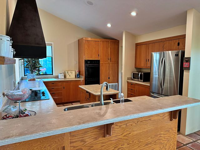 4181 Thunderbird Ln, Rescue, CA 95672