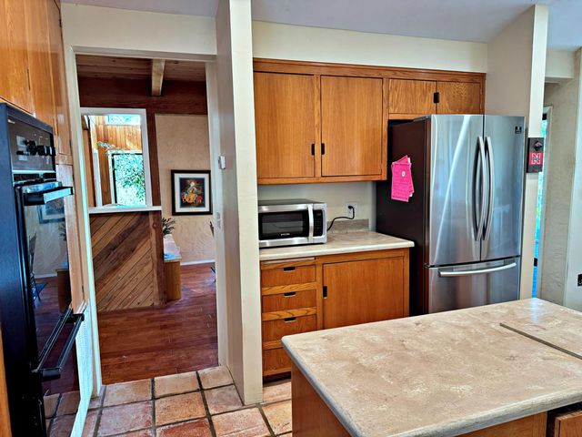 4181 Thunderbird Ln, Rescue, CA 95672
