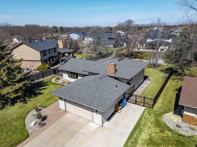 116 35th Avenue NE, Fargo, ND 58102