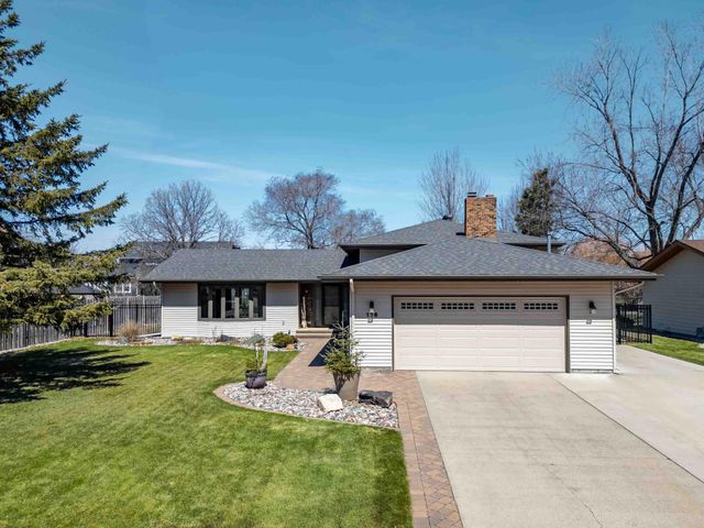 116 35th Avenue NE, Fargo, ND 58102