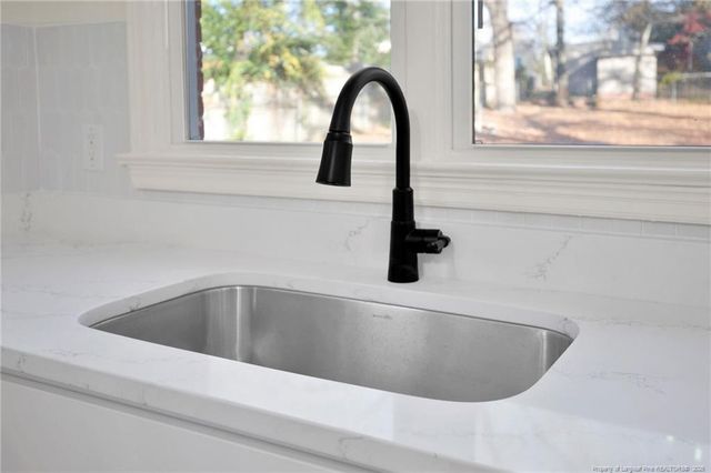 809 Anarine Road, Fayetteville, NC 28303