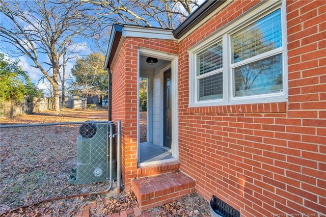 809 Anarine Road, Fayetteville, NC 28303