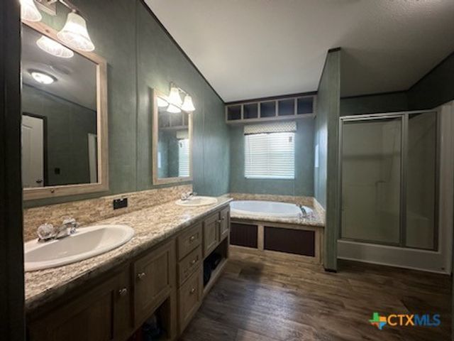 1602 W Saint Louis Avenue, Seadrift, TX 77983