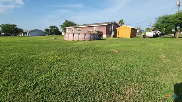 1602 W Saint Louis Avenue, Seadrift, TX 77983