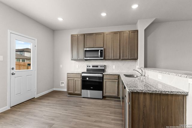 10310 Eve Gardens, San Antonio, TX 78224