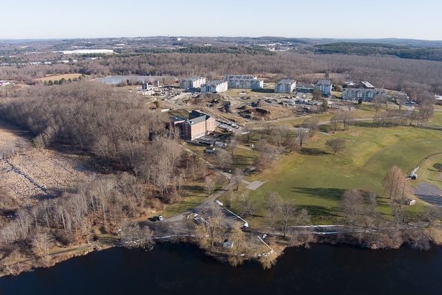 6 Peters Farm Way 411, Westborough, MA 01581