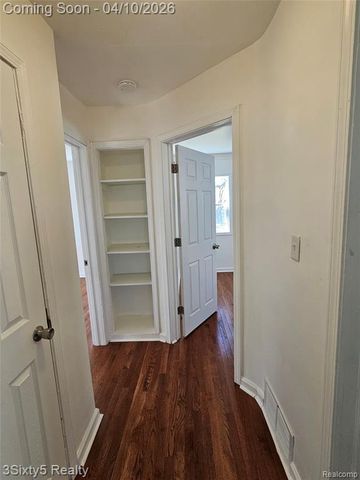 1843 Arlington Avenue, Lincoln Park, MI 48146