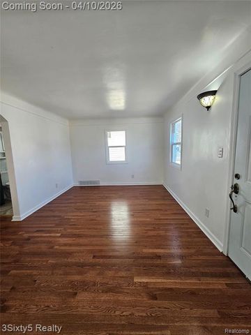 1843 Arlington Avenue, Lincoln Park, MI 48146