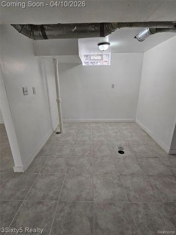 1843 Arlington Avenue, Lincoln Park, MI 48146