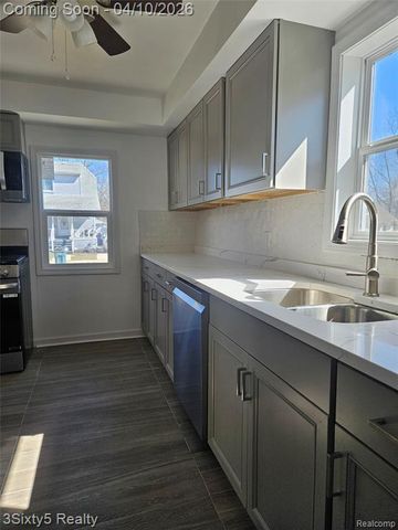 1843 Arlington Avenue, Lincoln Park, MI 48146