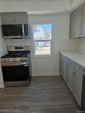 1843 Arlington Avenue, Lincoln Park, MI 48146