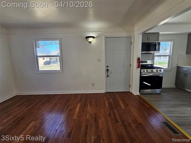 1843 Arlington Avenue, Lincoln Park, MI 48146