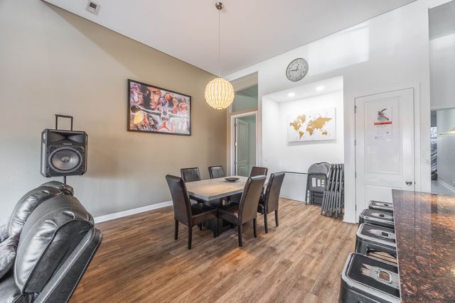 1002 W Lake Street 2, Chicago, IL 60607