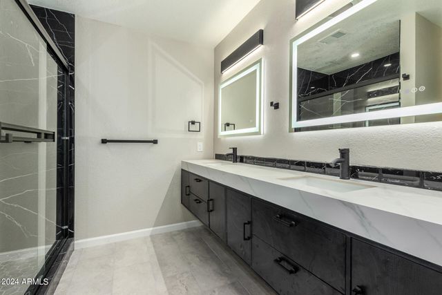 1734 W BANFF Lane, Phoenix, AZ 85023