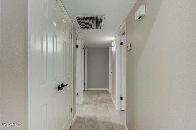 1734 W BANFF Lane, Phoenix, AZ 85023