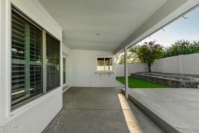 1734 W BANFF Lane, Phoenix, AZ 85023