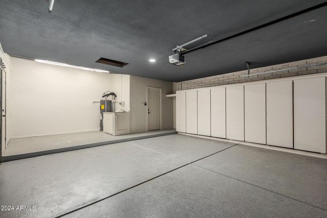 1734 W BANFF Lane, Phoenix, AZ 85023