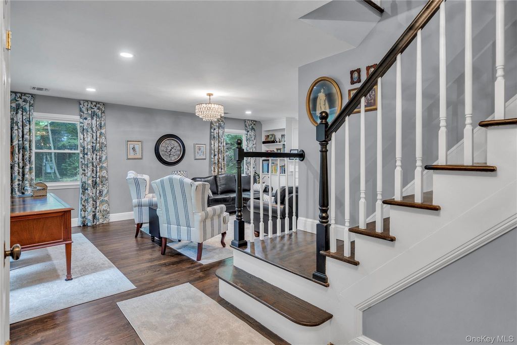 107 Fleets Cove Road, Huntington, NY 11743 — photo 2