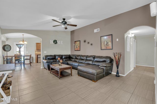 3021 WOODHEAD, El Paso, TX 79938