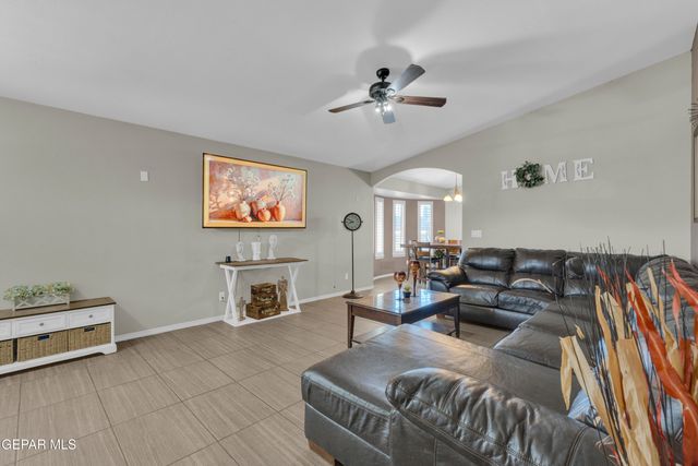 3021 WOODHEAD, El Paso, TX 79938