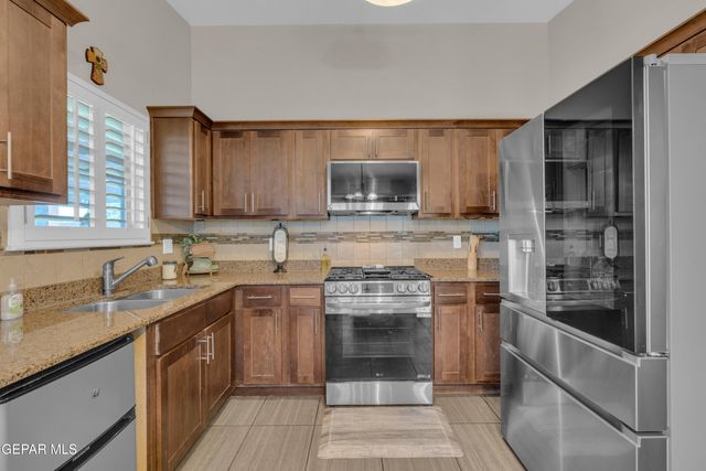 3021 WOODHEAD, El Paso, TX 79938
