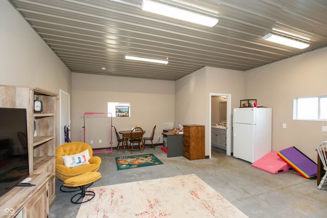 10351 E County Road 800 N, Seymour, IN 47274