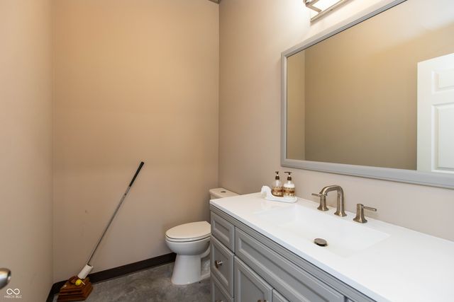 10351 E County Road 800 N, Seymour, IN 47274
