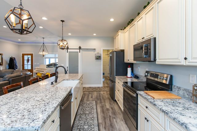 10351 E County Road 800 N, Seymour, IN 47274