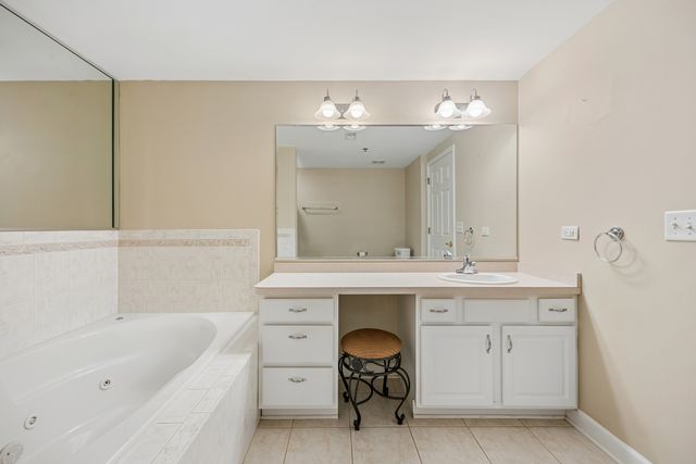 7920 Trinity Circle 2SW, Tinley Park, IL 60487