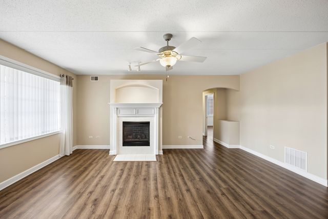 7920 Trinity Circle 2SW, Tinley Park, IL 60487