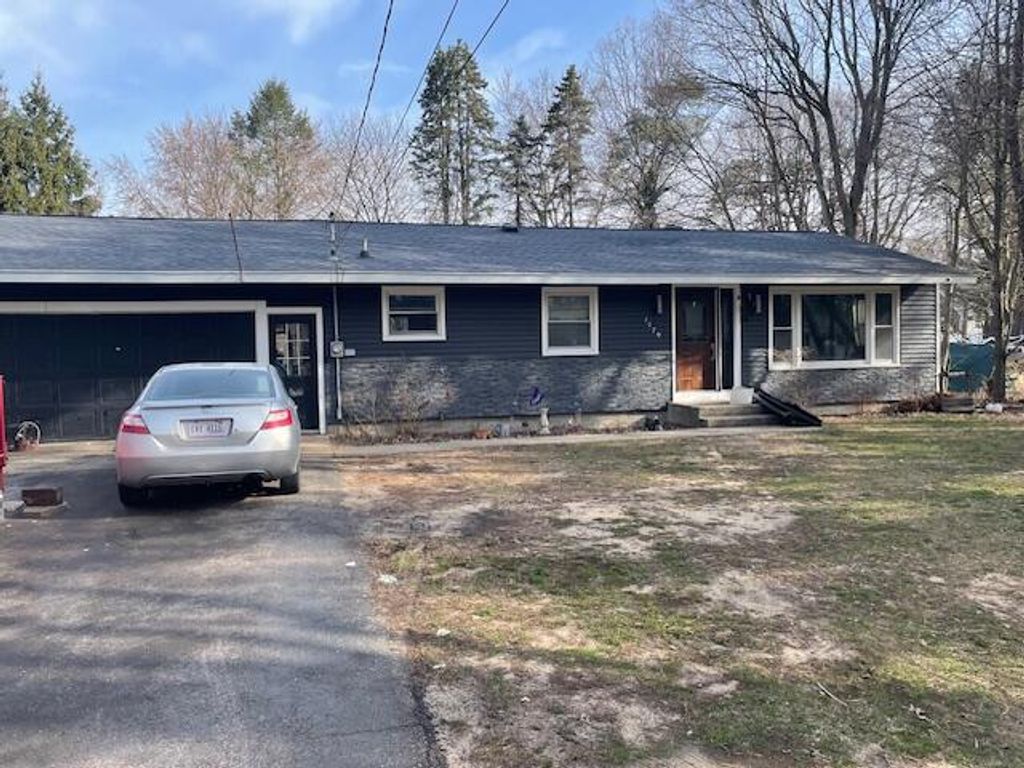 1779 State Street, Holland, MI 49424