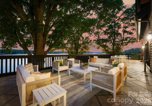 9719 Nine Eagles Lane, Charlotte, NC 28278