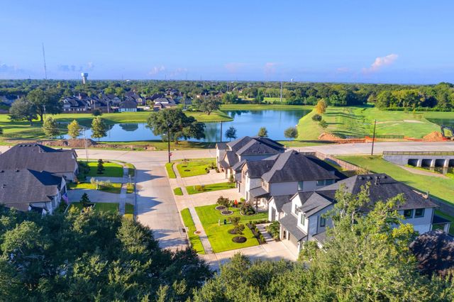 98 Dorado Drive, Friendswood, TX 77546