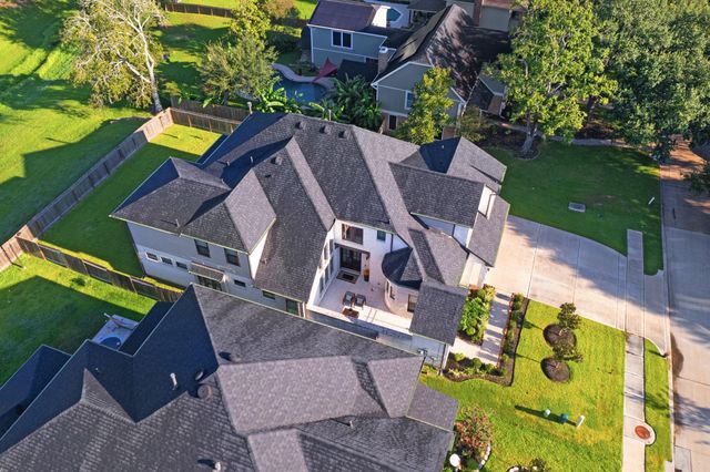 98 Dorado Drive, Friendswood, TX 77546