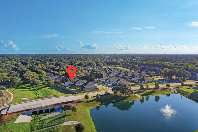 98 Dorado Drive, Friendswood, TX 77546