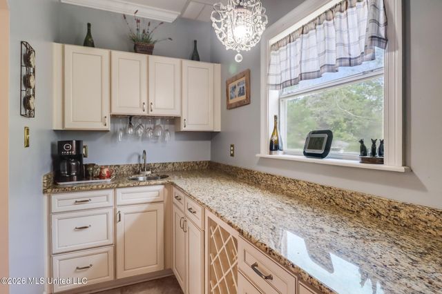 406 N Caribe Place, Gulfport, MS 39507